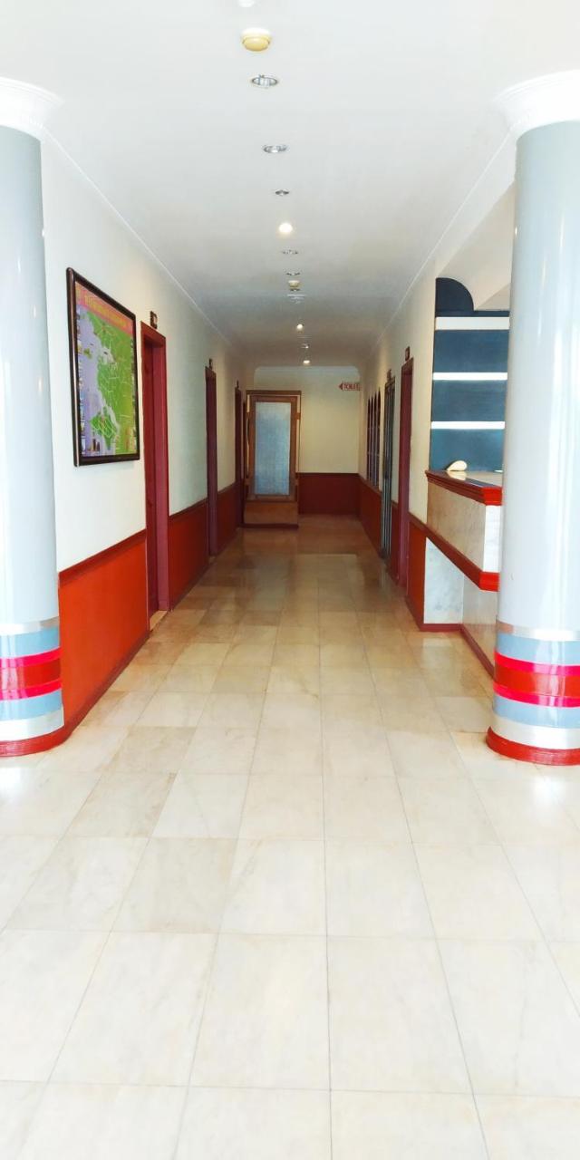 Paradise Hotel Tanjung Pinang Buitenkant foto