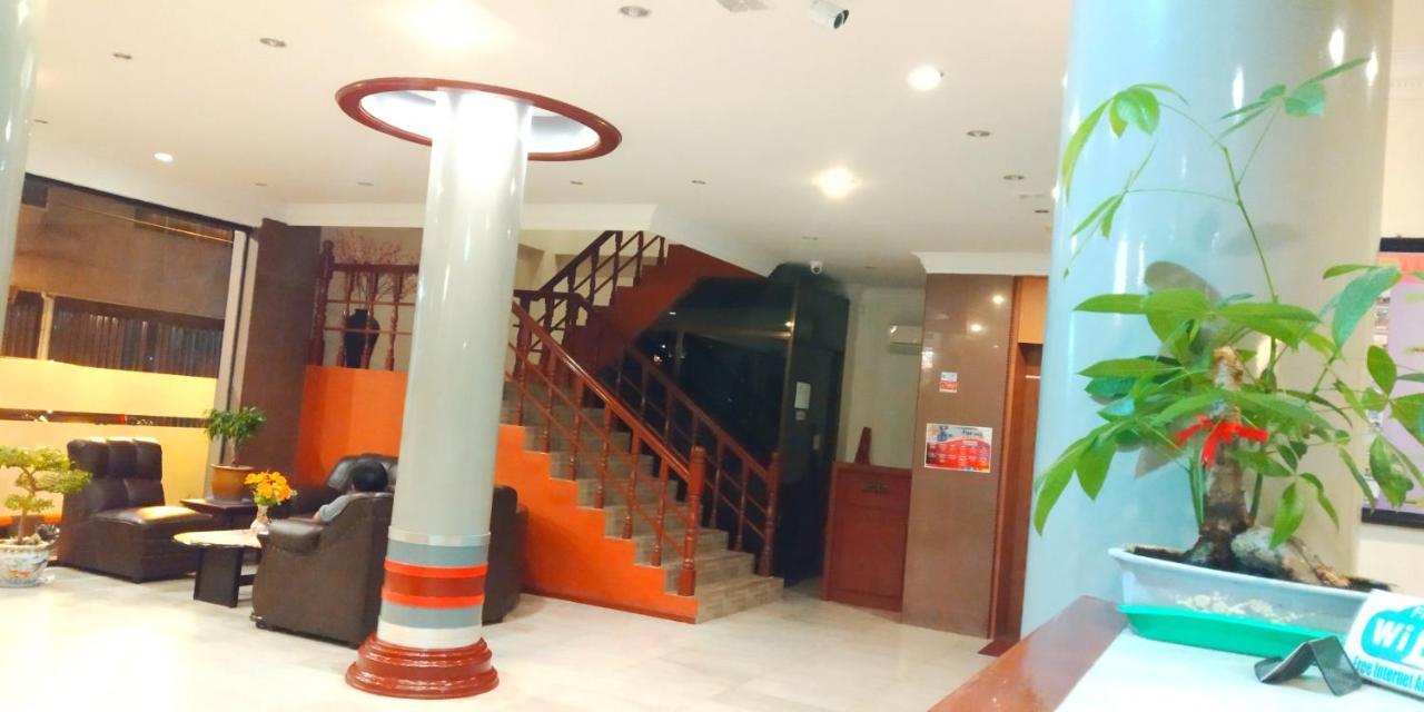 Paradise Hotel Tanjung Pinang Buitenkant foto
