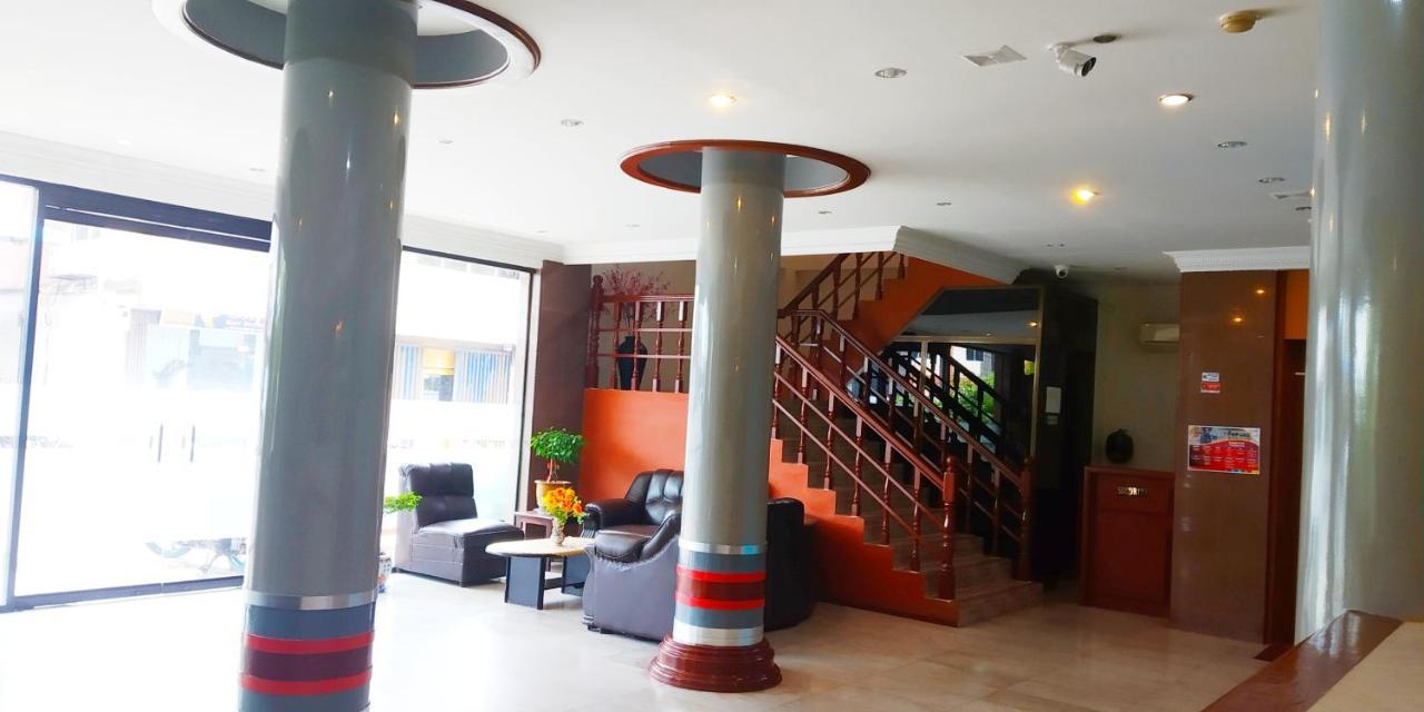 Paradise Hotel Tanjung Pinang Buitenkant foto