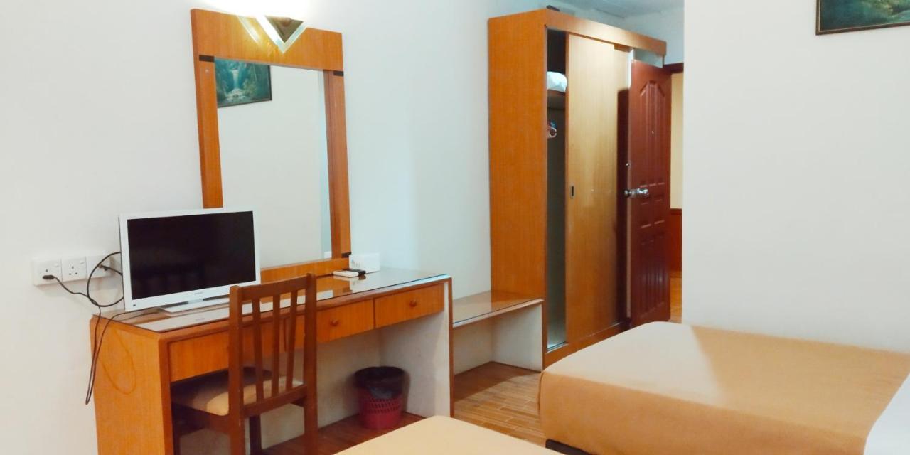 Paradise Hotel Tanjung Pinang Buitenkant foto